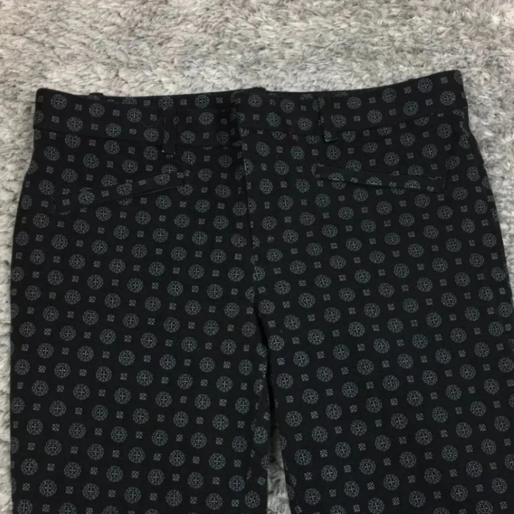 GAP Geometric Print Bi Stretch black print
Skinny Ankle Pants, size 4 - Picture 7 of 11
